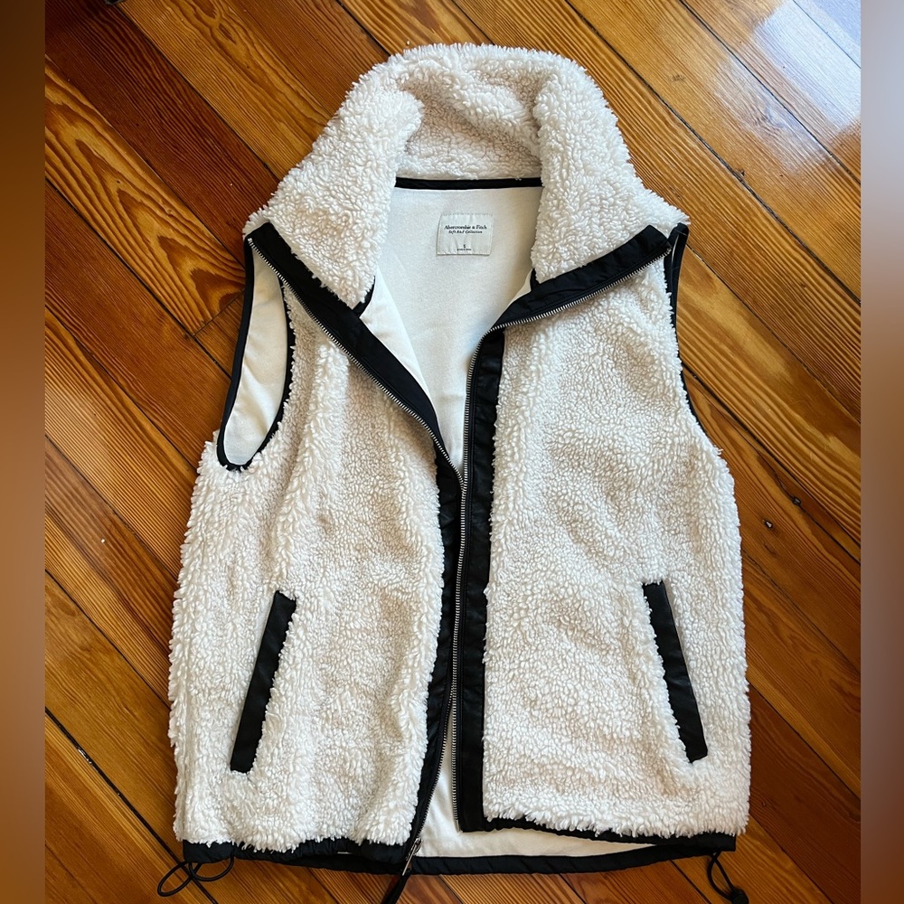 Abercrombie & Finch Sherpa Vest